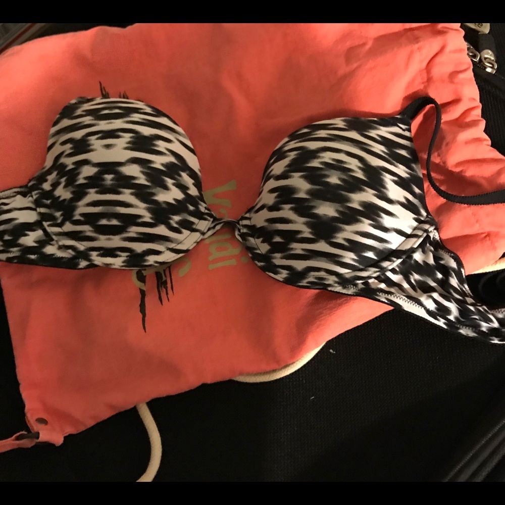 Pink Victoria’s Secret Bra Size 32B